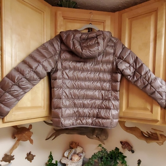 NWT Ultra Light Hooded Duck Down Jacket W/ Pouch S - Picture 4 of 8